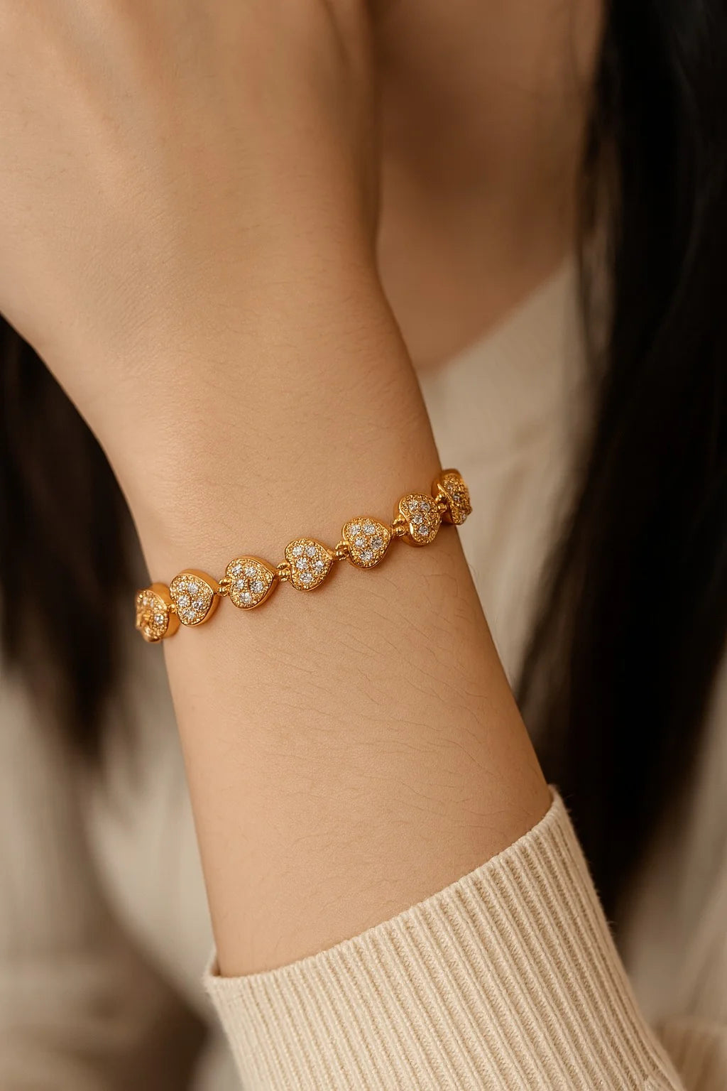 Elegant Gold-Plated Crystal Studded Bracelet – Adjustable Chain Design